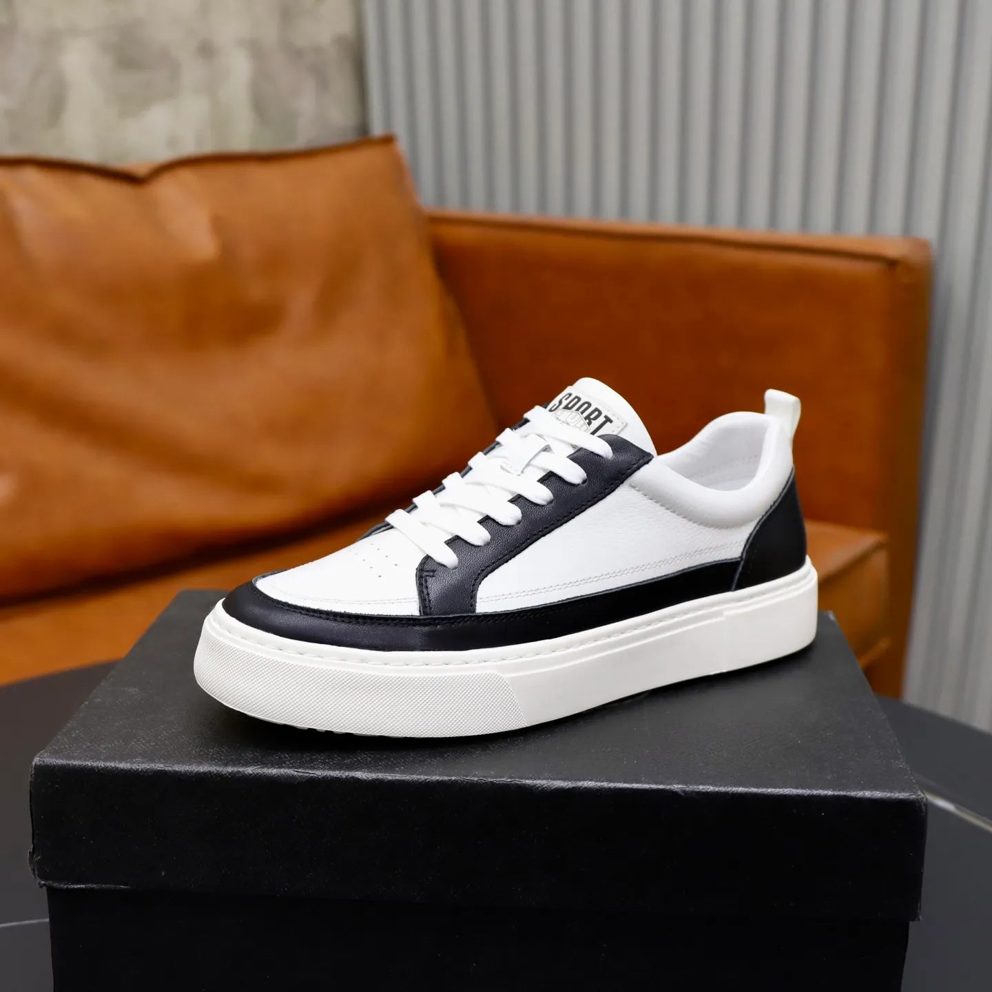 Ex-factory price: 442💰🙅‍♂️🙅‍♂️🙅‍♂️ Brand: PRADA Standard code: 38–44 (45 can be customized) Grade: Same as the official website Material: Original cowhide fabric Comfortable pigskin lining Lightweight wear-resistant outsole Style category: Men's fashionable casual shoes and boots Running sports shoes Distinguished luxury brand elements Top luxury Color: actual picture color
